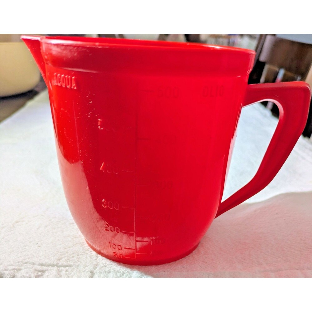 Vintage Red Plastic Measuring Cup Pitcher 500ml Italian Text Acqua Olio Zuccher